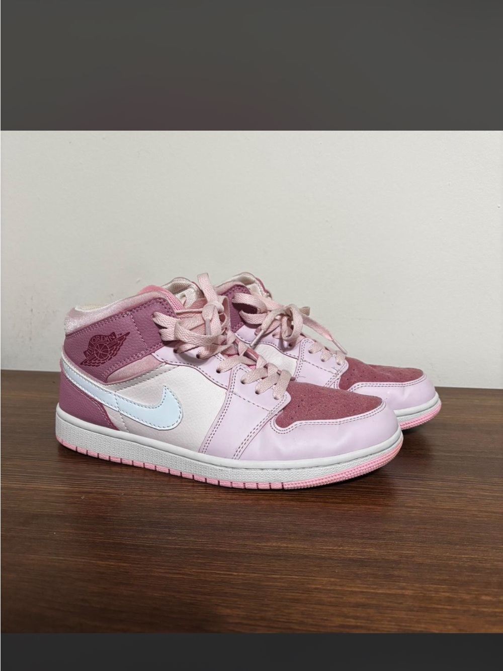 Nike jordan mid digital pink